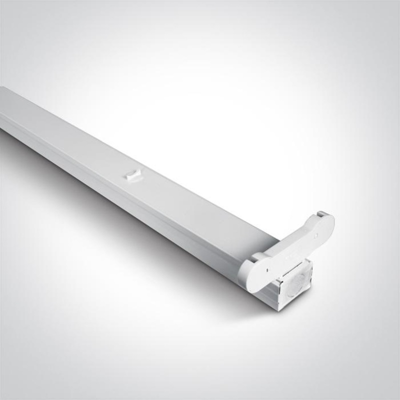 WHITE 2xT8 LED 600mm BATTEN 100-240V